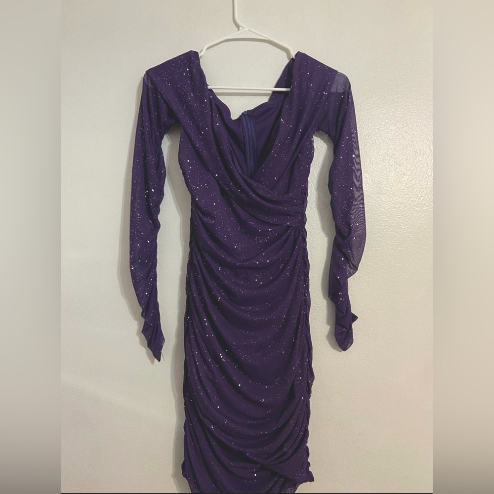 LOVE CULTURE OFF THE SHOULDER PURPLE BODYCON DRESS 

- (Only worn once)